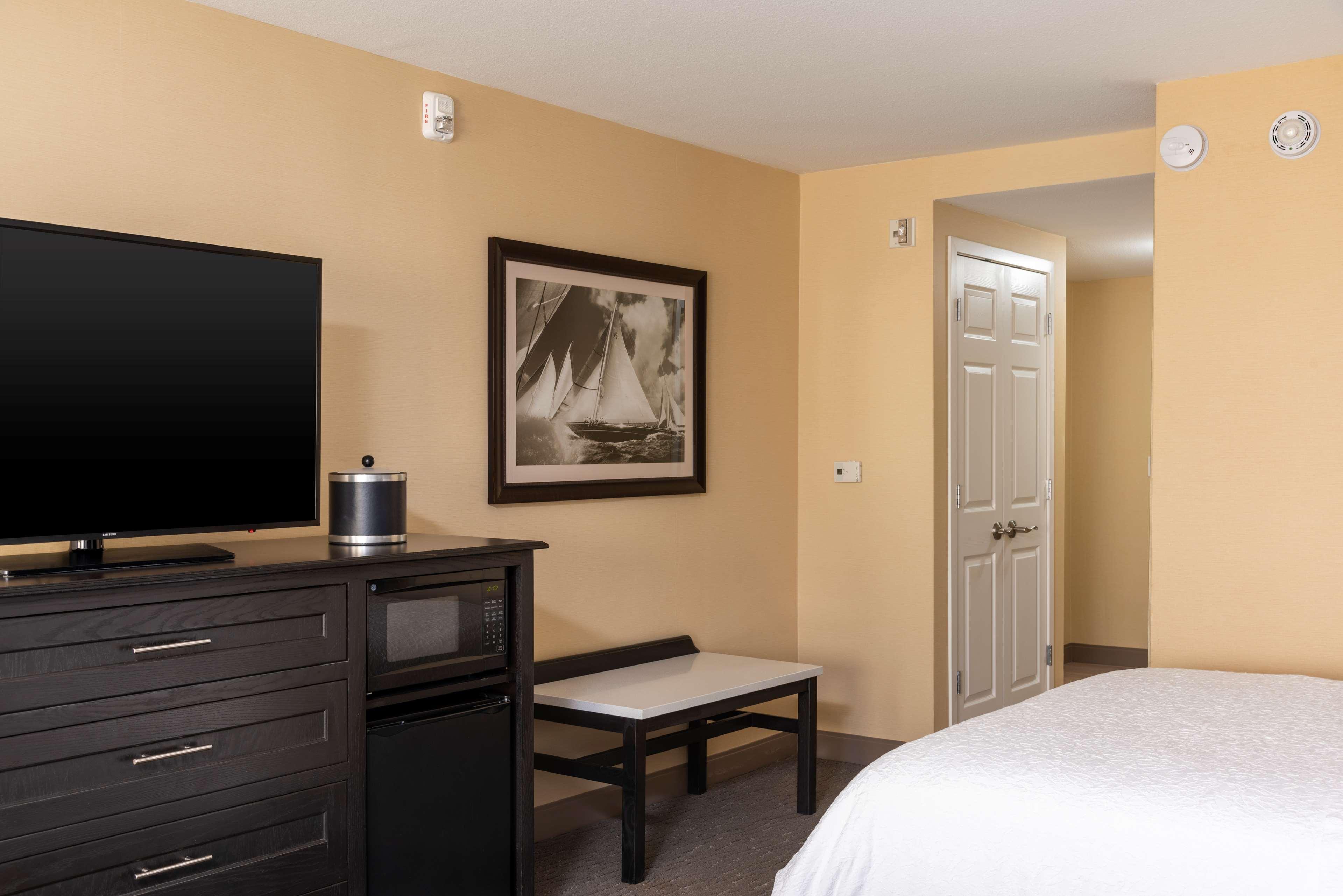 Hampton Inn Голланд Екстер'єр фото