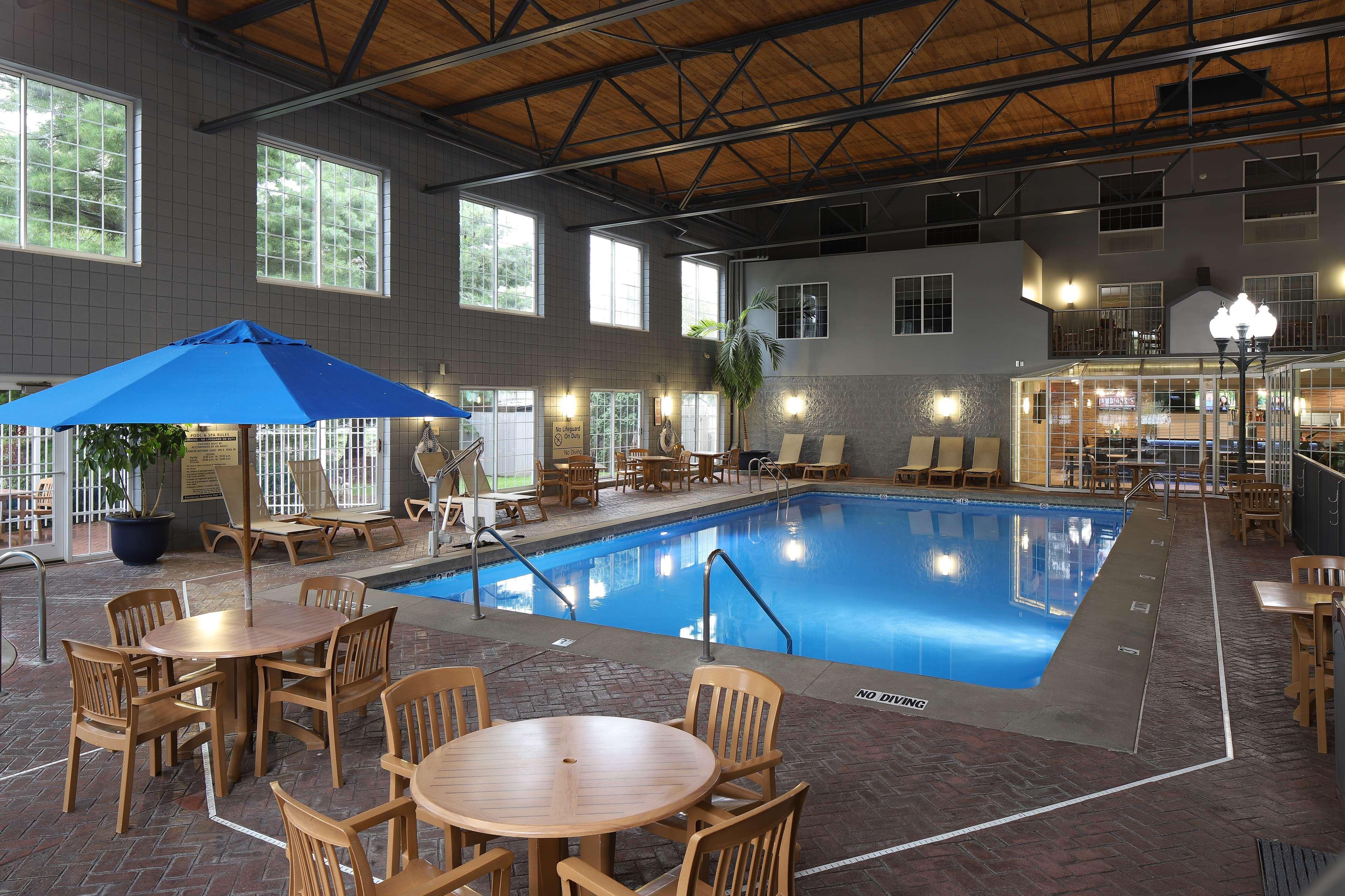 Hampton Inn Голланд Екстер'єр фото