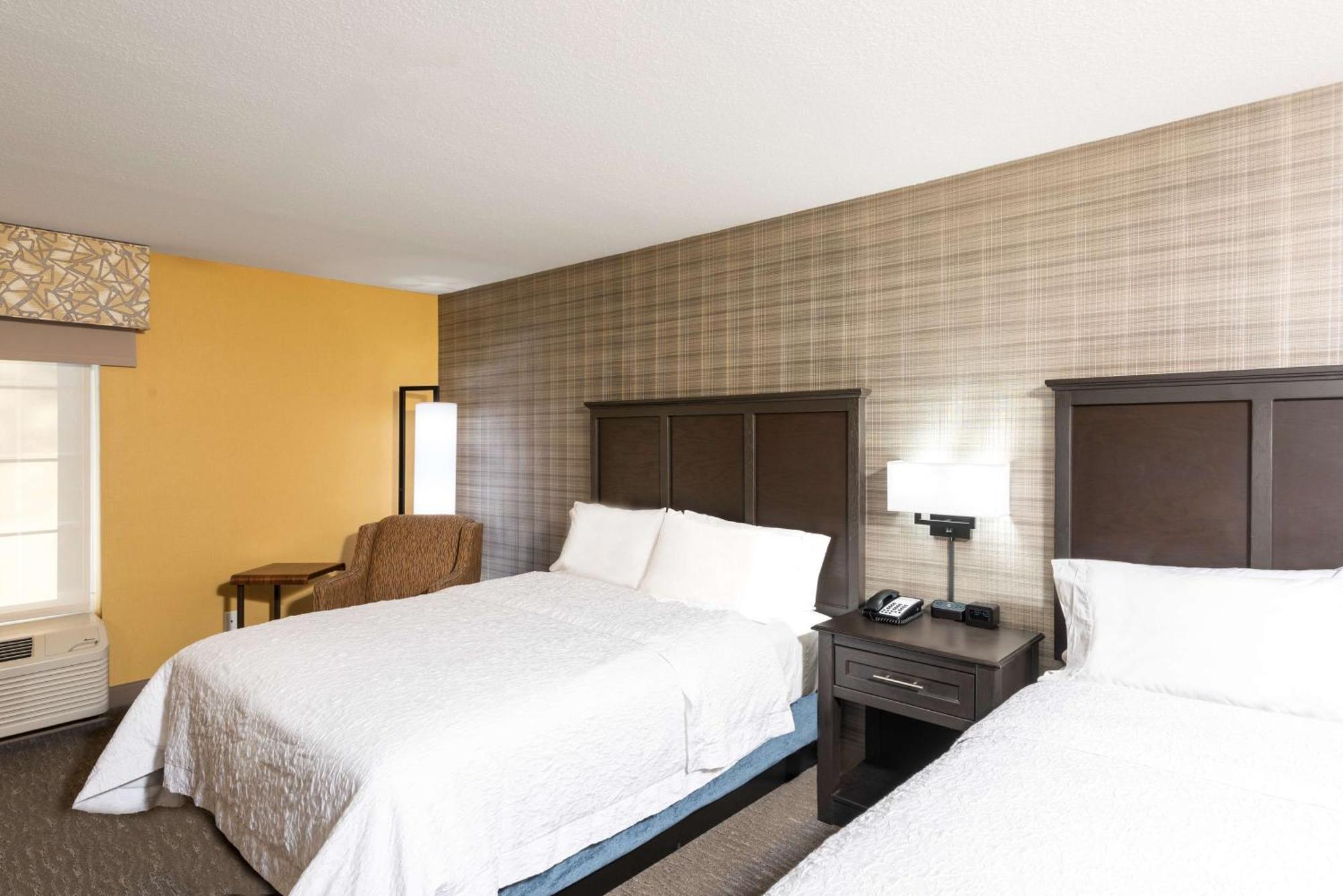 Hampton Inn Голланд Екстер'єр фото