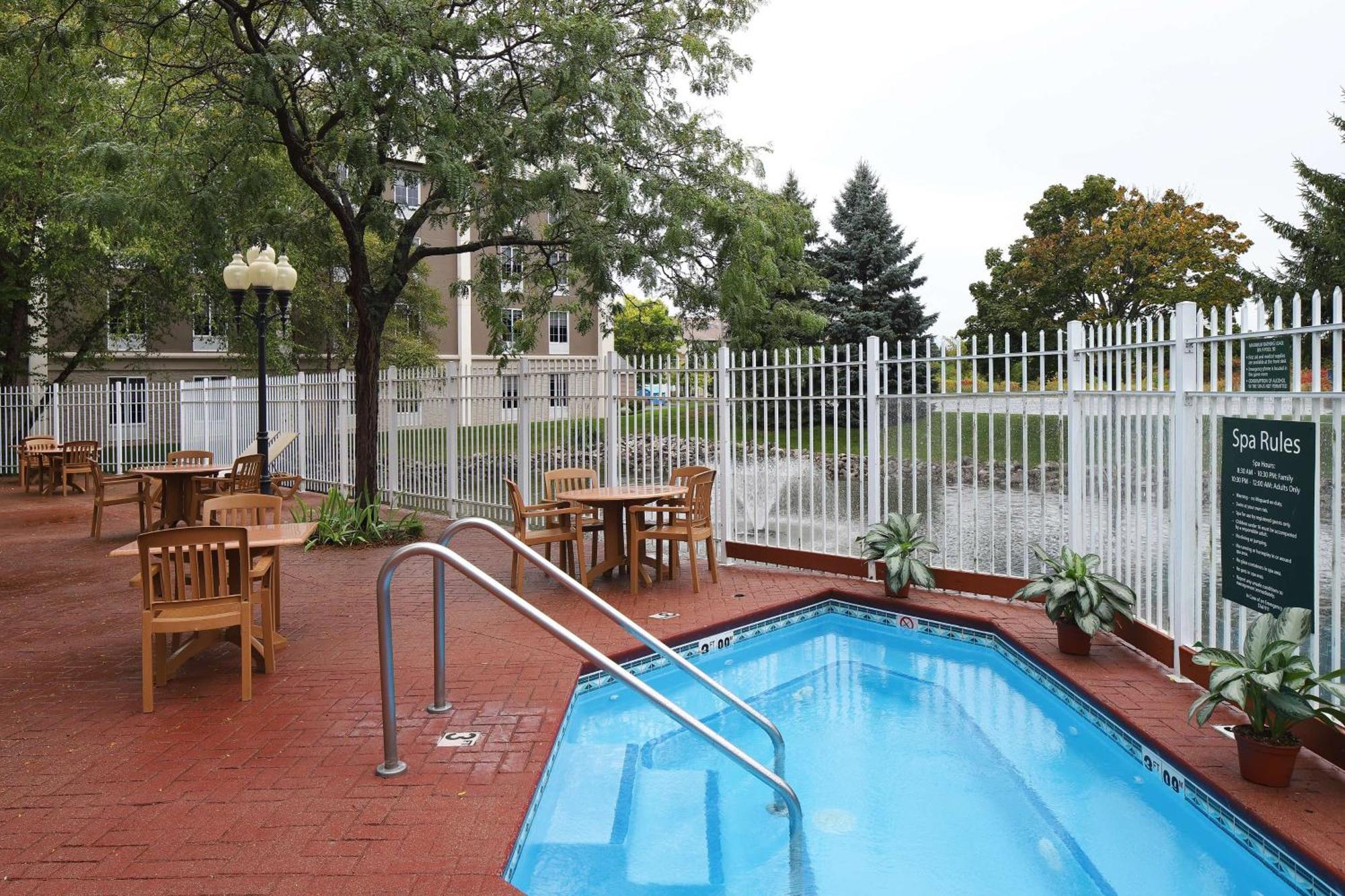 Hampton Inn Голланд Екстер'єр фото