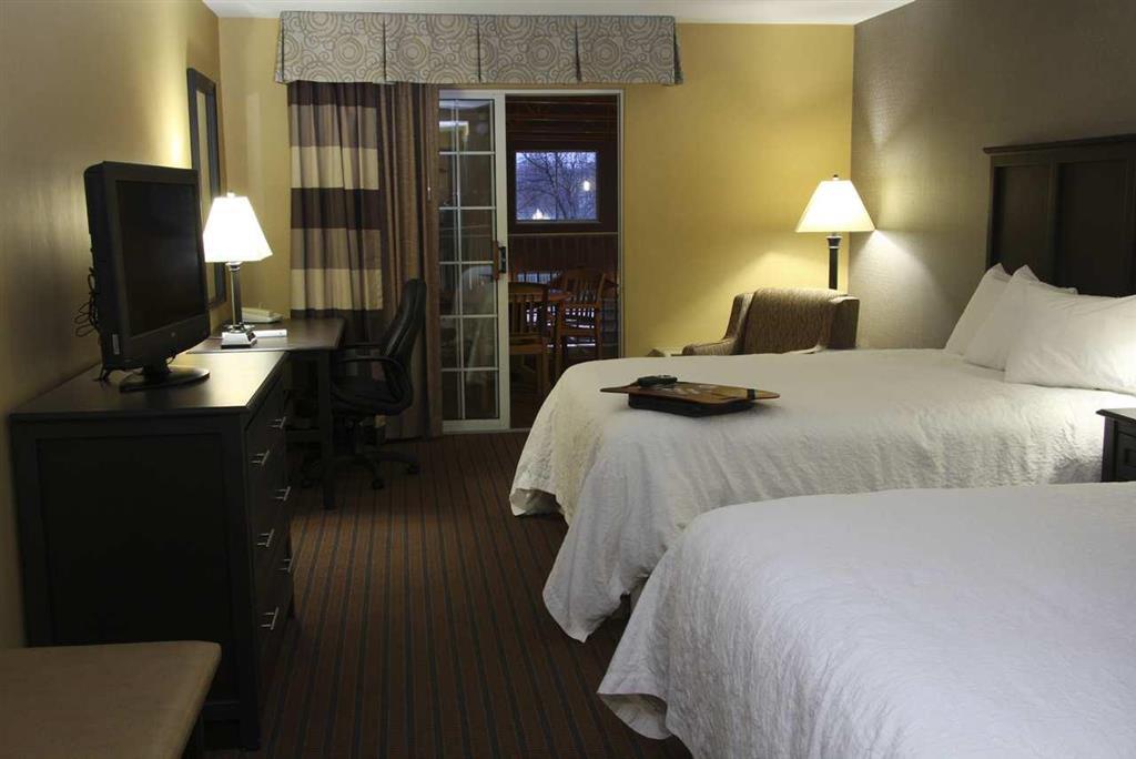 Hampton Inn Голланд Номер фото