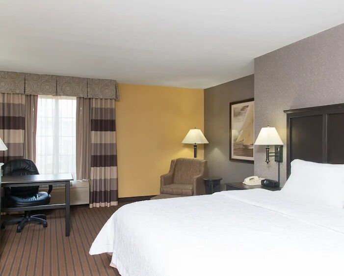 Hampton Inn Голланд Екстер'єр фото